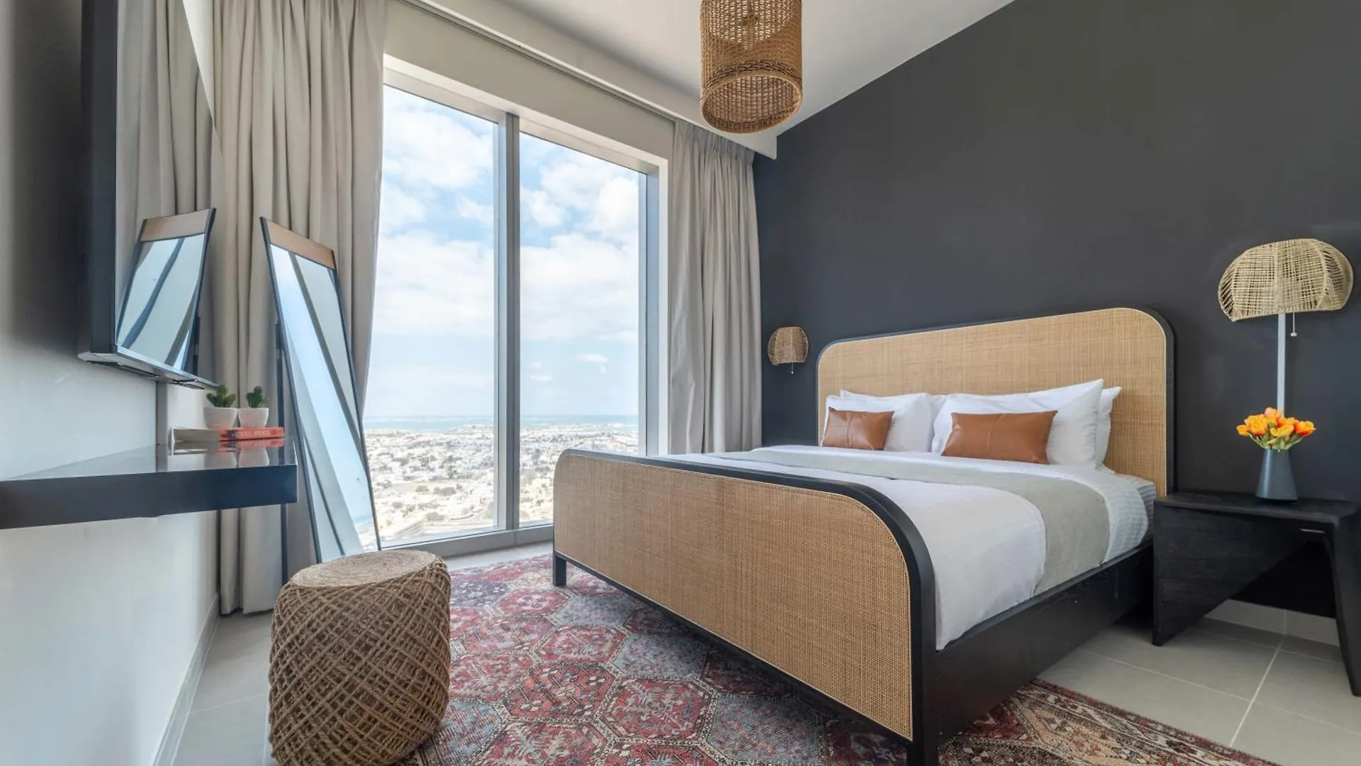 Frank Porter - Forte Tower 1 Dubai Apartment